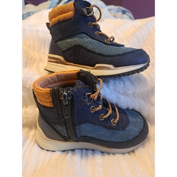 Old Navy Boots - Picture 1 of 4